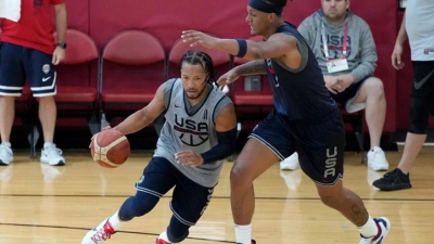 Εκκίνηση με ήττα για την Team USA από ομάδα επίλεκτων του NBA!