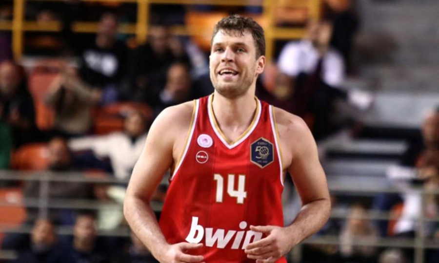 Μουζουρίδης για Βεζένκοβ στην εθνική Κύπρου: « Τα γραφειοκρατικά προβλήματα ξεπερνιούνται!»