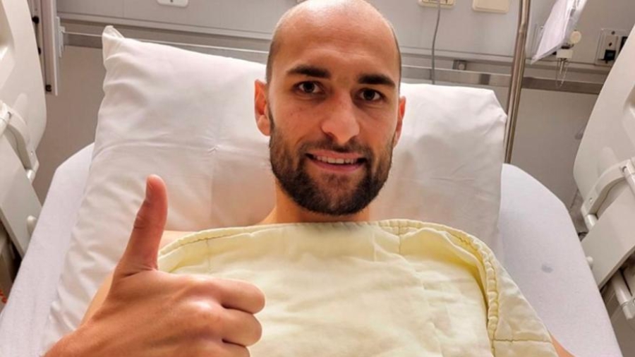 Το μήνυμα του Ντοστ από το νοσοκομείο: «Νιώθω καλά, ευχαριστώ για την υποστήριξη» (video)