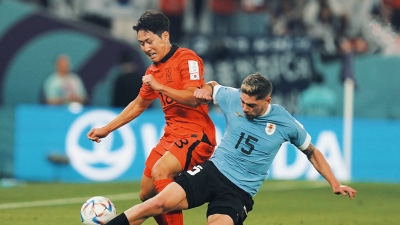 Απίστευτο πάθος από τον Βαλβέρδε με πανηγυρισμούς για ένα… τάκλιν!