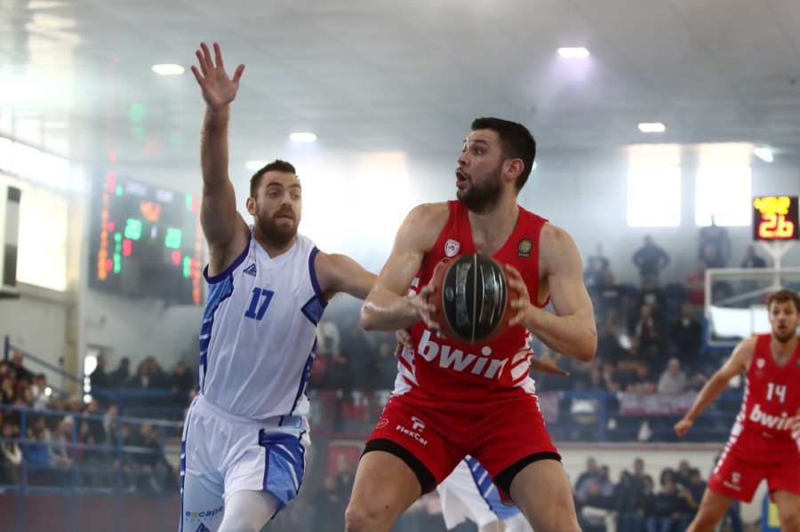 Ιωνικός - Ολυμπιακός 81-107: Απόλυτος Βεζένκοβ και «ερυθρόλευκο» ξέσπασμα στη Νίκαια (video)