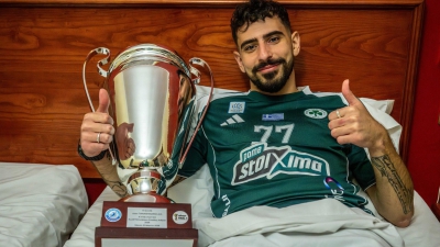 Πρωτοψάλτης: Ο αρχηγός του Παναθηναϊκού κοιμήθηκε αγκαλιά με το Κύπελλο!