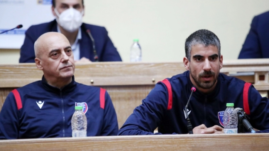 Προπονητής και αρχηγός Φοίνικα Σύρου: «Δεν είμαστε φαβορί!»