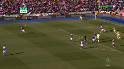 Λέστερ - Άρσεναλ: Απίθανη επέμβαση του Ράμσντεϊλ σε εκτέλεση φάουλ του Μάντισον (video)