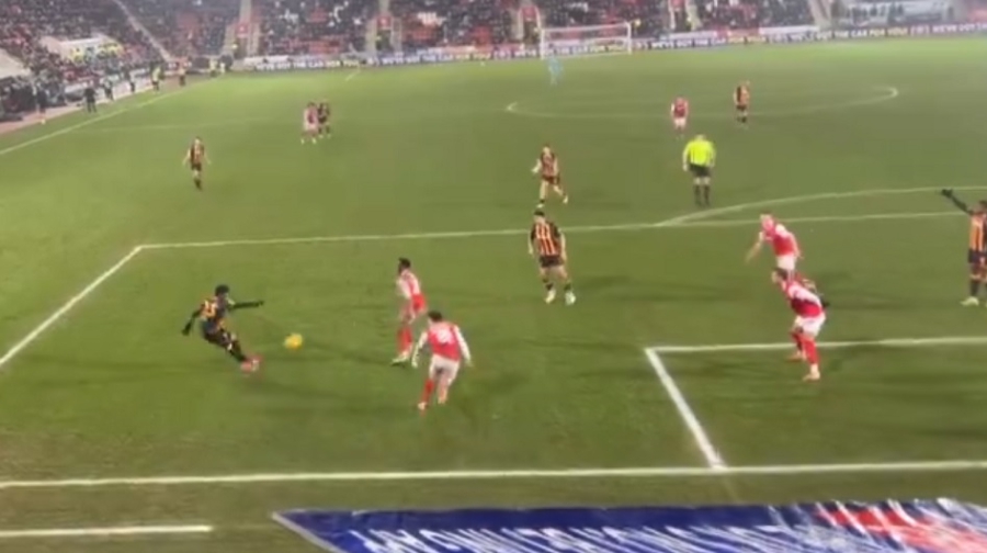 Όταν η EFL κάνει εξαιρέσεις: Το γκολ του Φίλοτζιν… έπρεπε να μετρήσει σε αυτόν και έγινε πράξη! (video)