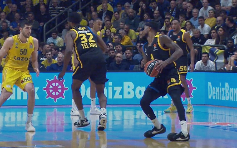 Μακάμπι: Τραυματίστηκε ο Λορένζο Μπράουν, αμφίβολος για την επόμενη εβδομάδα κόντρα στον Ολυμπιακό