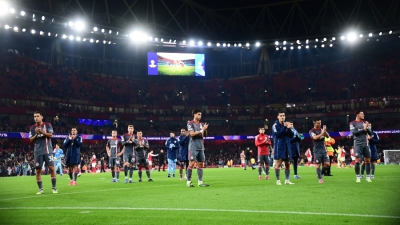 Το «ευχαριστώ» του Ολυμπιακού στον κόσμο που βρέθηκε στο «Έμιρεϊτς» (pics)