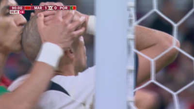 Ο Ελ Γιαμίκ φίλησε το κεφάλι του Πέπε μετά τη χαμένη ευκαιρία στο 97’! (video)