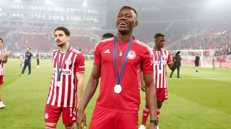 Αποχαιρέτησε τον Ολυμπιακό ο Καμαρά: «Μου φερθήκατε σαν παιδί σας»!