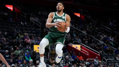 Αντετοκούνμπο ο… λυτρωτής, ήταν «τριπλός» για την back-to-back νίκη των Μπακς στο Ντιτρόιτ! (video)