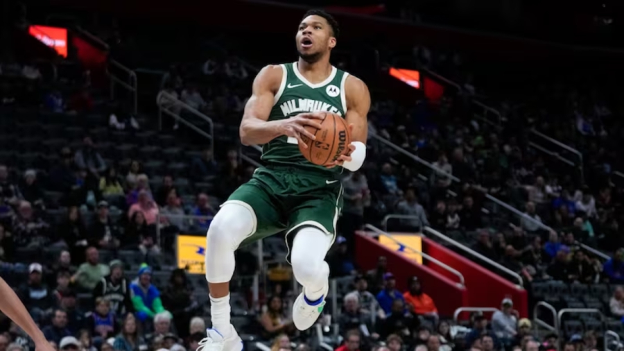 Αντετοκούνμπο ο… λυτρωτής, ήταν «τριπλός» για την back-to-back νίκη των Μπακς στο Ντιτρόιτ! (video)