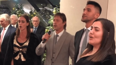 Αλμέιδα: Πήρε το μικρόφωνο και με καμάρι τραγούδησε τον ύμνο της Αργεντινής στο γκαλά της ΑΕΚ! (video)