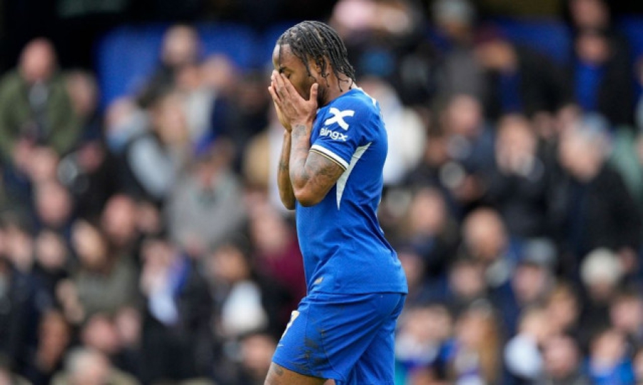 Μεγάλες (κι ανεπιβεβαίωτες) προσδοκίες: Άδοξο φινάλε στη σχέση Στέρλινγκ - Τσέλσι!