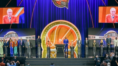 Hall of Fame: Πόποβιτς, Γκασόλ, Νοβίτσκι, Πάρκερ και Γουέιντ πήραν «θέση» στο Πάνθεον του ΝΒΑ (video)