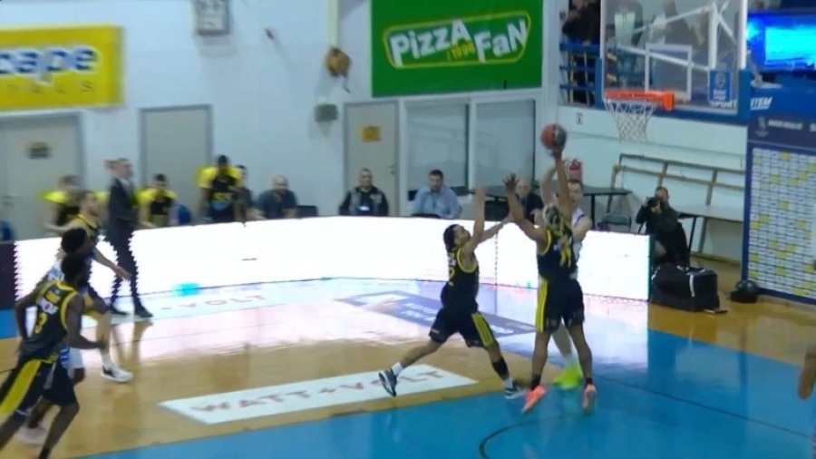 Ιωνικός - Άρης: «Τρελό» αυτοκαλάθι στο Κλειστό της Νίκαιας! (video)