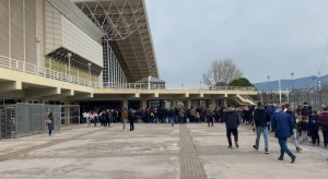 Απίστευτη ταλαιπωρία στο ΟΑΚΑ, ανοργανωσιά και ατέλειωτες ουρές στις εισόδους για τον Τσιτσιπά