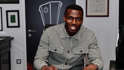 Επίσημο: Ανακοινώθηκε ο Εσίτι από την Φερεντσβάρος! (video)