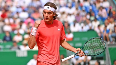 Πέρασε σαν… οδοστρωτήρας από τον Ετσεβερί, στους «16» του Μόντε Κάρλο ο Τσιτσιπάς!