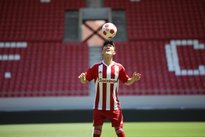 Χουάνγκ: «Από τους καλύτερους συλλόγους στην Ευρώπη ο Ολυμπιακός, θέλω να παίξω για τον τίτλο» (video)