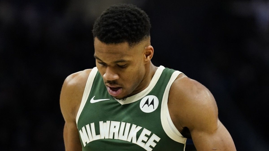 Ο Αντετοκούνμπο τα έδωσε όλα, αλλά οι Μπακς αποκλείστηκαν στα ημιτελικά του In-Season Tournament! (video)