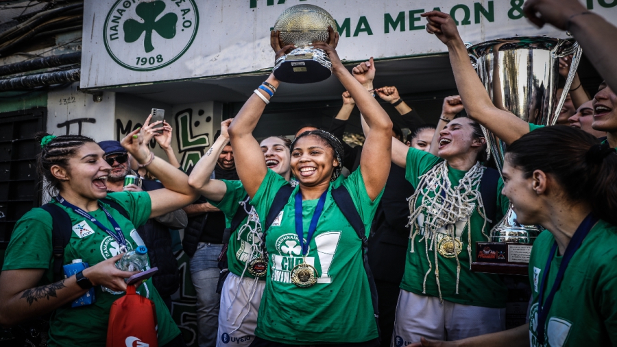 Παναθηναϊκός: Αποθέωση στη Λεωφόρο για τις «πράσινες» Κυπελλούχες!