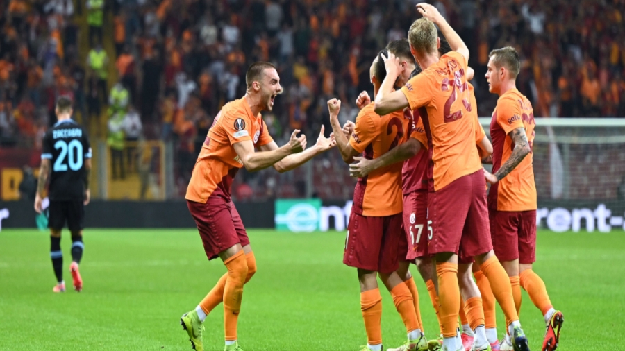 Europa League: Ο Στρακόσια «χάρισε» την πρωτιά στη Γαλατασαράι, πέρασε εύκολα η Λυών από τη Σκωτία! (video)