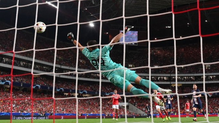 Ύμνοι L' Equipe σε Βλαχοδήμο: «Ανάγκασε την Παρί να σκοντάψει!»