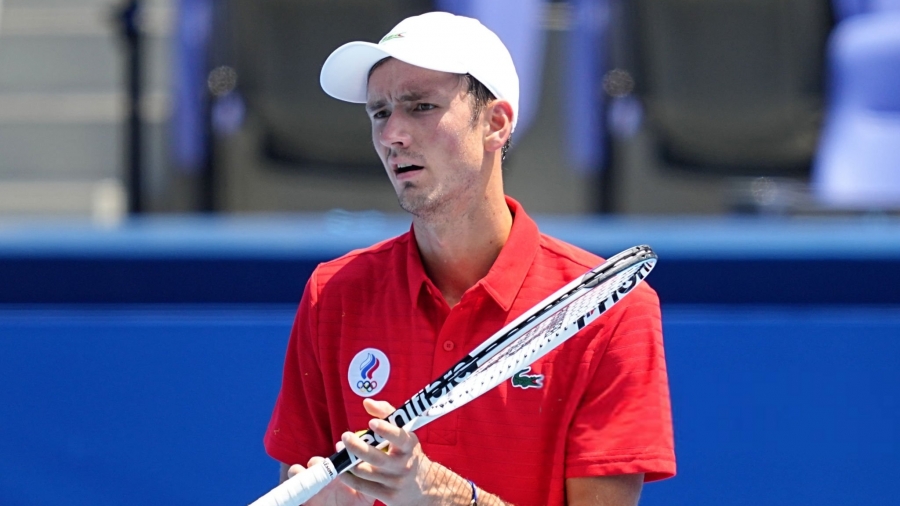 Τένις: Με το «δεξί» ο Μεντβέντεφ (video)