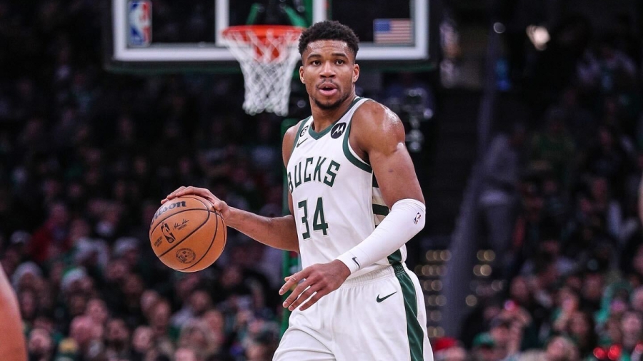 Αντετοκούνμπο: «Συνεχίζουμε να χτίζουμε τη χημεία μας»