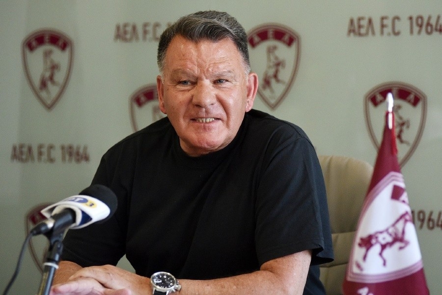 Κούγιας κατά Τρούγιτς: «Παλτό 135.000 ευρώ που δεν βρήκε ομάδα ούτε στο Πακιστάν»