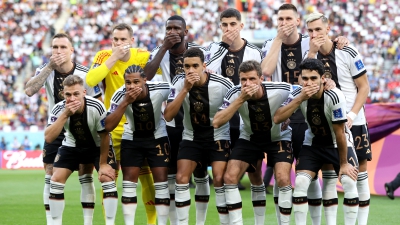 «Μας κλείνουν το στόμα»: Φωτογραφία-επίθεση στη FIFA από τη Γερμανία!