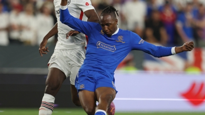 Άιντραχτ Φρανκφούρτης – Ρέιντζερς 0-1: Δεν συγχωρεί το λάθος των Γερμανών ο Αρίμπο! (video)