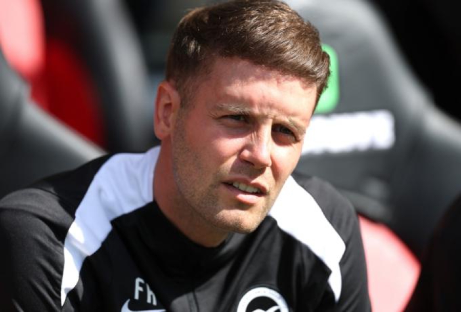 Μπράιτον: Εξηγήσεις για τη διαχείριση των Κωστούλα και Τζίμα