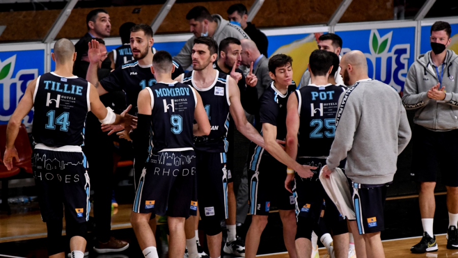 Τρία νέα κρούσματα στον Απόλλωνα Πάτρας και αναβολή στο ματς με το Λαύριο