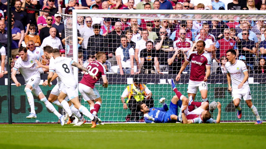 Premier League: Έπαιξε και για τον… Ντάις αλλά δεν άντεξε η Μπέρνλι – τεράστια νίκη της Νιούκαστλ με Buzzer beater! (video)