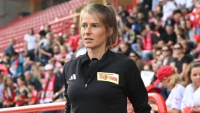 Το ποδόσφαιρο δεν έχει χρώματα και… φύλα: «Γράφεται» ιστορία στη Γερμανία, η Έτα τα κατάφερε!