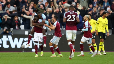 Γουέστ Χαμ – Τσέλσι 3-2: «Σφυροκόπησε» τους Λονδρέζους ο Μαζουακού και έβαλε «φωτιά» στη μάχη της κορυφής! (video)