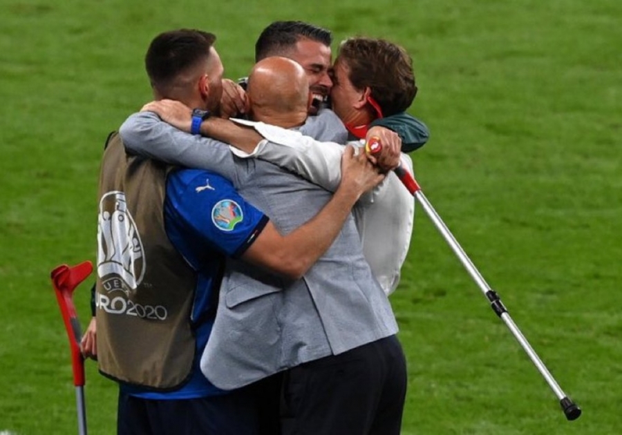 Συγκλονιστικός Σπινατσόλα, πανηγύρισε με τις πατερίτσες!