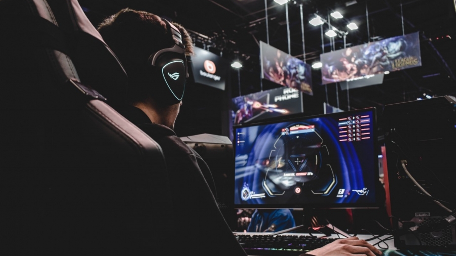 Έρευνα: 1.8 δισ. τζίρο θα φτάσει η αγορά των eSports μέχρι το 2026