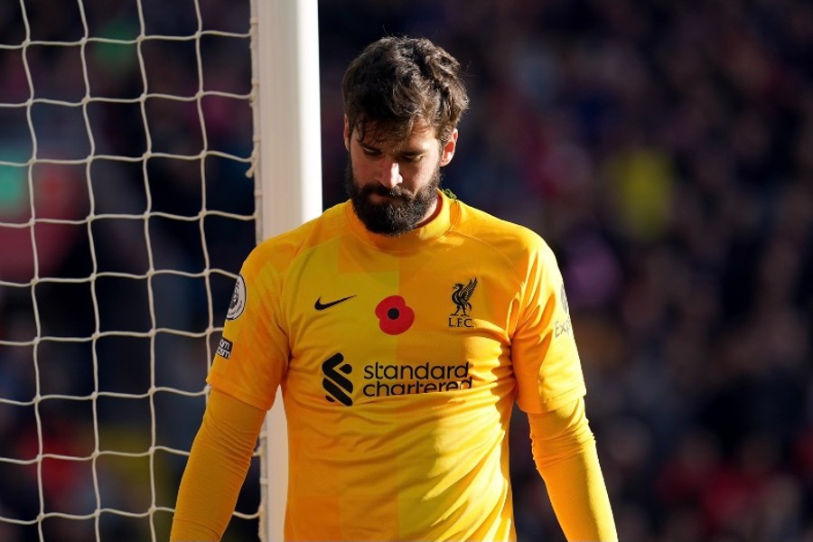 Γουέστ Χαμ – Λίβερπουλ 1-0: Ολέθριο λάθος του Άλισον και … αυτογκόλ για να προηγηθούν τα «σφυριά»!(video)