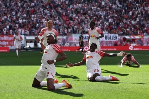 Bundesliga: Εκτός τετράδας η Ντόρτμουντ που… διασύρθηκε – Ο Κέιν παίζει «μόνος» του και η Μπάγερν κερδίζει! (video)