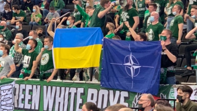 Νέντοβιτς για ΝΑΤΟϊκές σημαίες: «Δεν υπάρχει θέση για τέτοια πράγματα στα γήπεδα!»