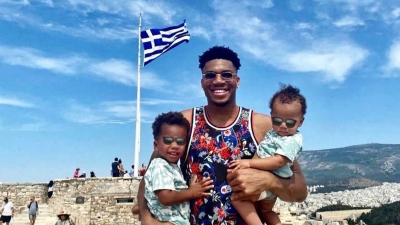 Στην Ακρόπολη με τα παιδιά του ο Αντετοκούνμπο!