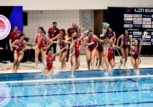 Πόλο: Οι γυναίκες του Ολυμπιακού ένας κρίκος ακόμα στην αλυσίδα των ελληνικών επιτυχιών (video)