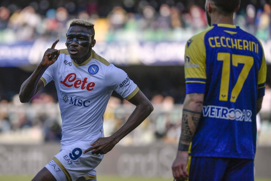 Ελλάς Βερόνα – Νάπολι 0-1: Ιπτάμενος Όσιμεν νικά τον Μοντιπό (video)