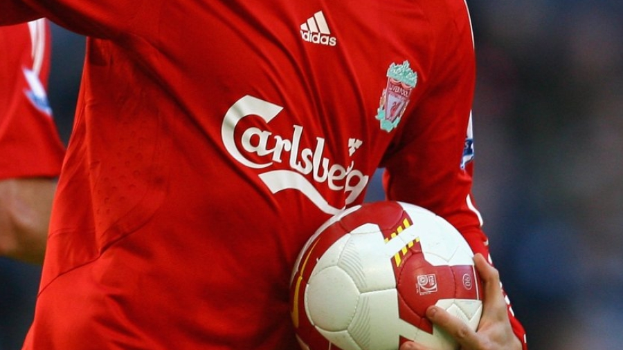 Η Adidas πάει να «κλέψει» τη Λίβερπουλ από τη Nike, αλλά ακόμα θα είναι πολύ πίσω, από τα έσοδα φανέλας της Μάντσεστερ Γιουνάιτεντ!