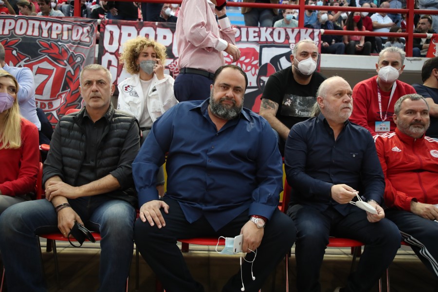 Στο Παπαστράτειο για το Ολυμπιακός - Σαμπαντέλ ο Μαρινάκης