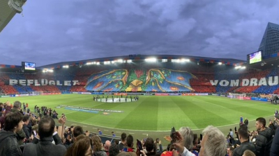 Απίθανο κορεό στο Βασιλεία-Φιορεντίνα: Ένας δράκος «κάλυψε» το μισό γήπεδο! (video)