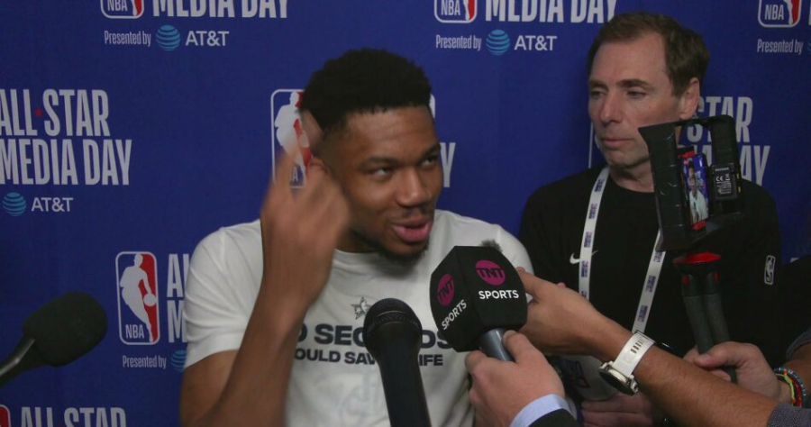 Ο Αντετοκούνμπο δήλωσε έτοιμος να αντιγράψει τον Μίτσιτς και ο Γιανάι δεν έχασε την ευκαιρία: «Γιάννη ψάχνουμε 4αρι!»