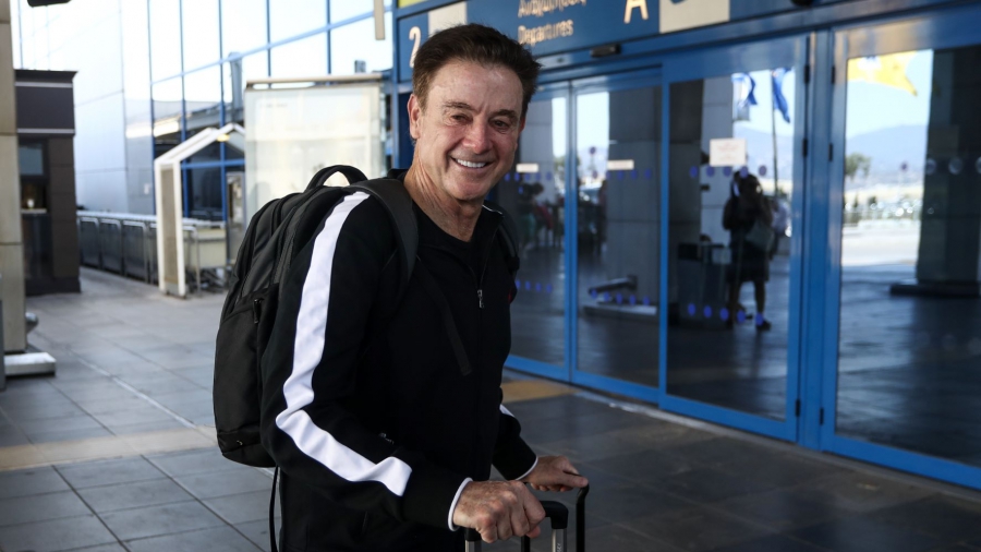 Στην Ελλάδα για διακοπές ο Ρικ Πιτίνο (video)